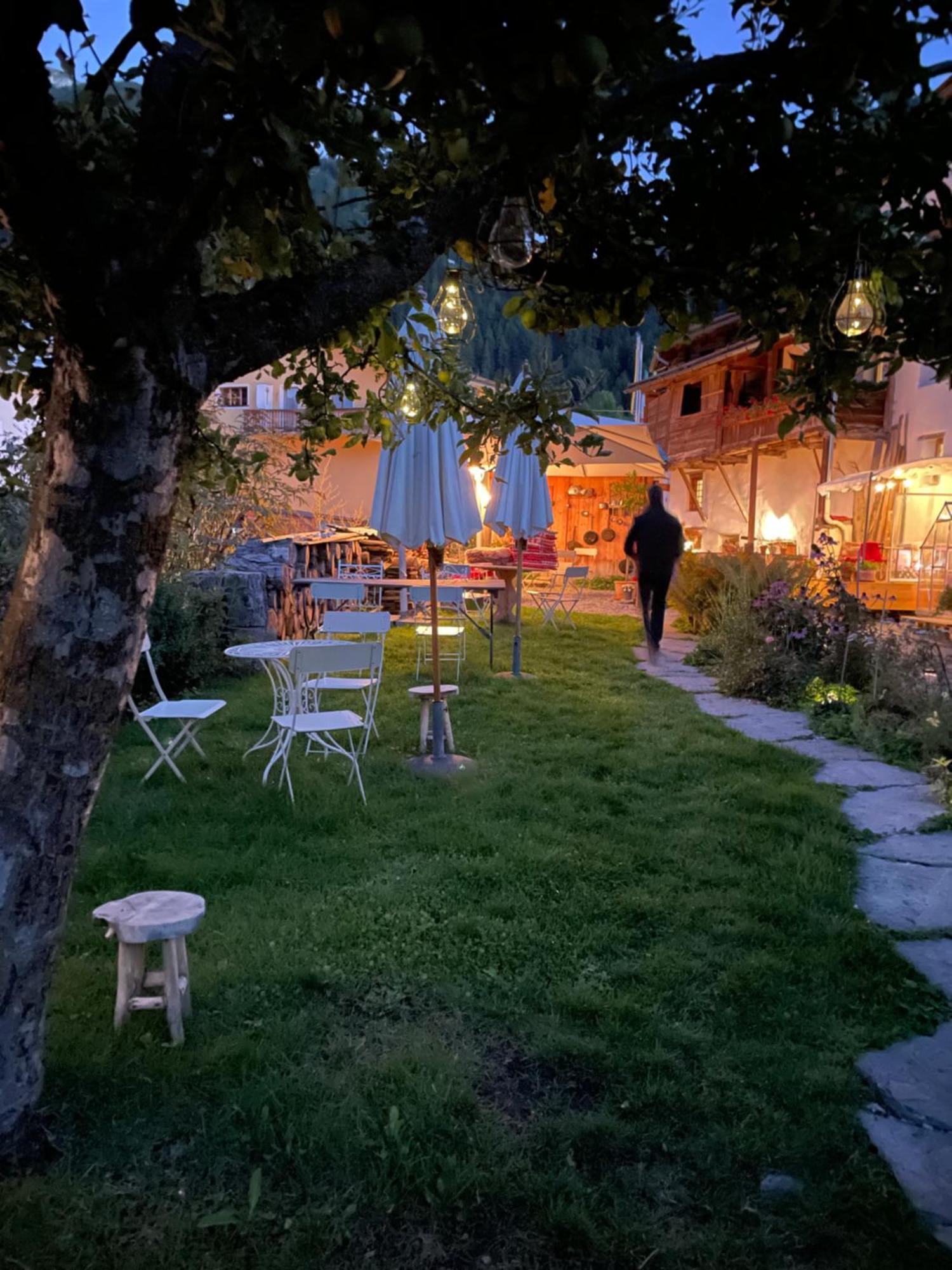 Chasa Jaro Bed & Breakfast Santa Maria Val Muestair Exterior foto